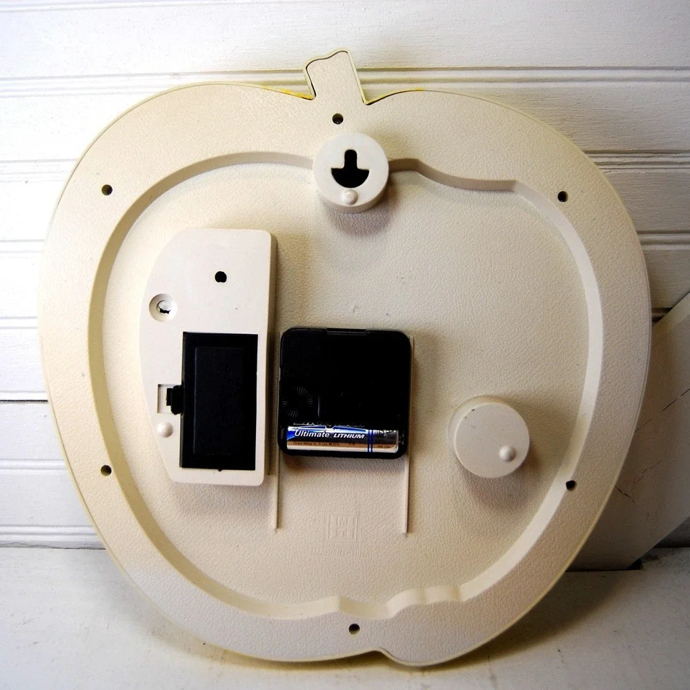 Winnie the Pooh wall clock Apple‎ shaped 